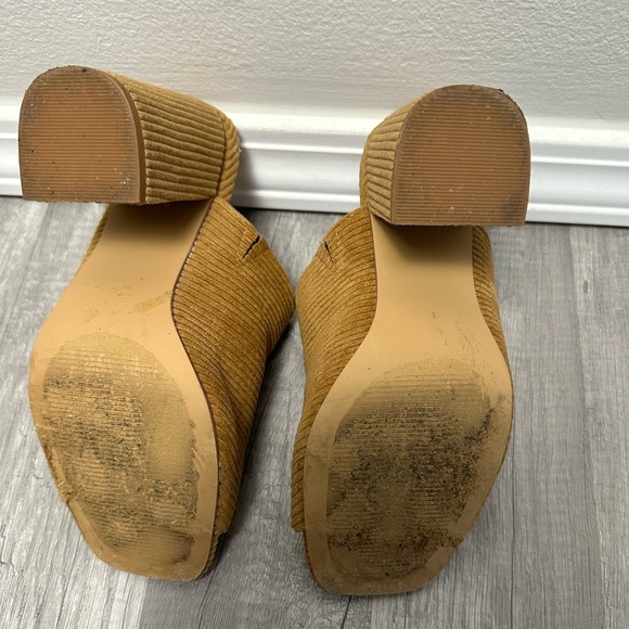 Lulus brown heels shoes, size 7 - Picture 3 of 3